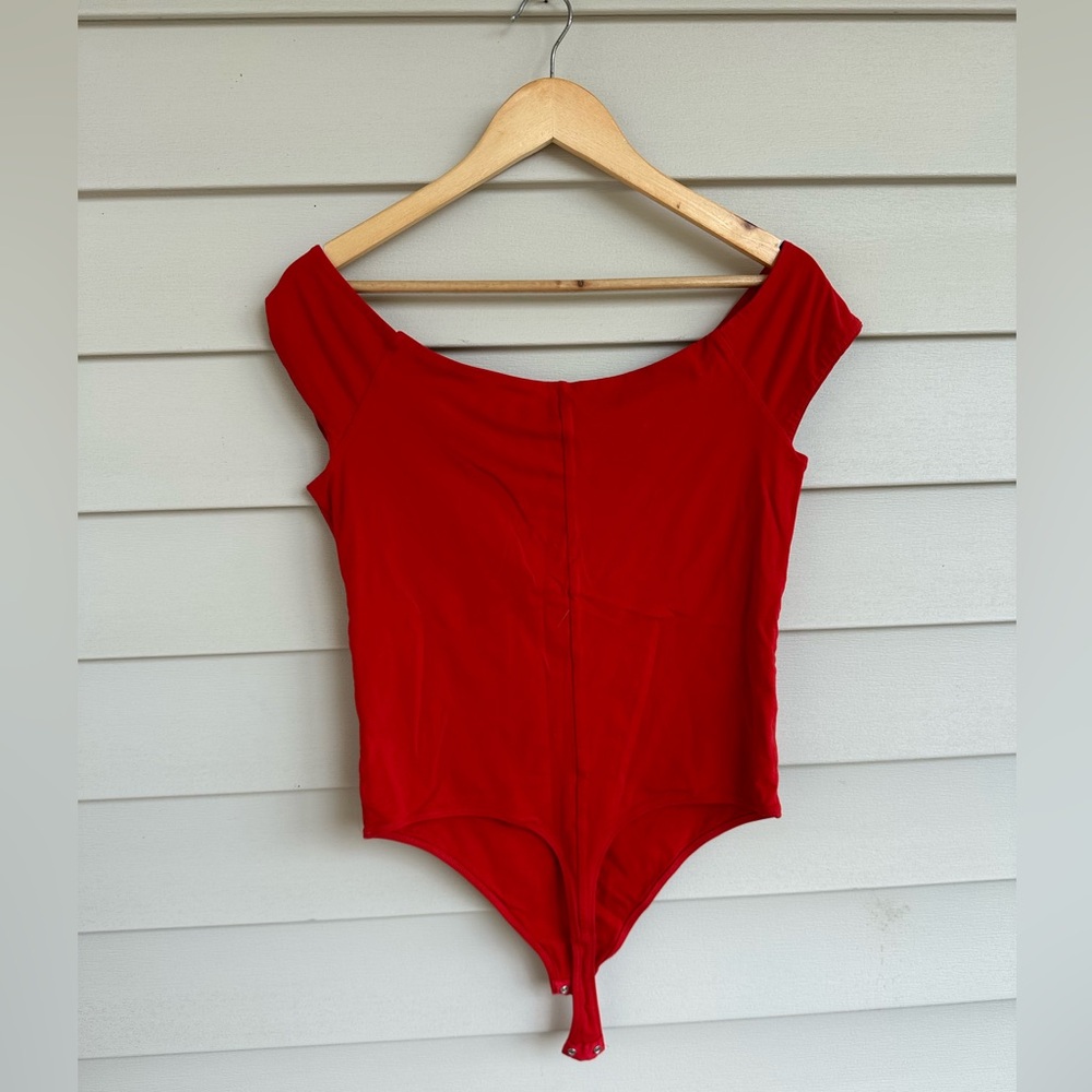 || Everlane || Off the Shoulder Bodysuit